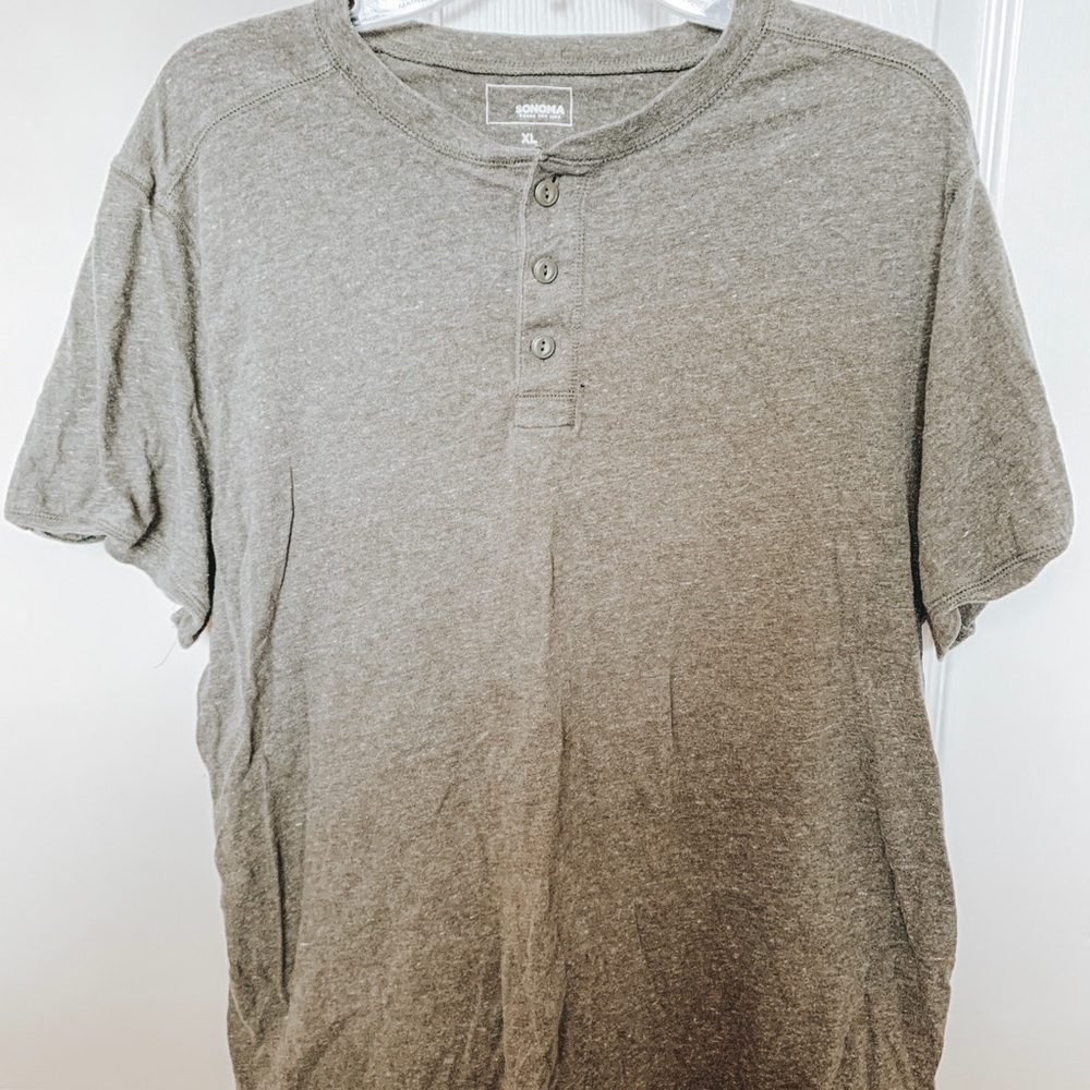 Fall Green Buttoned Tee